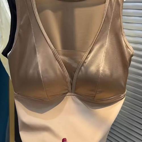 2026春夏季新款纯欲深V缎面一体杯美背女百搭遮副乳辣妹吊带背心