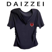 爱心褶皱收腰显瘦辣妹短上衣 T恤女夏2025新款 DAIZZEI 黑色V领短袖