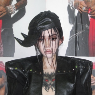 singlen 26ss Made in China 暗黑涂层｜黑犀铁骑造型设计鸭舌帽