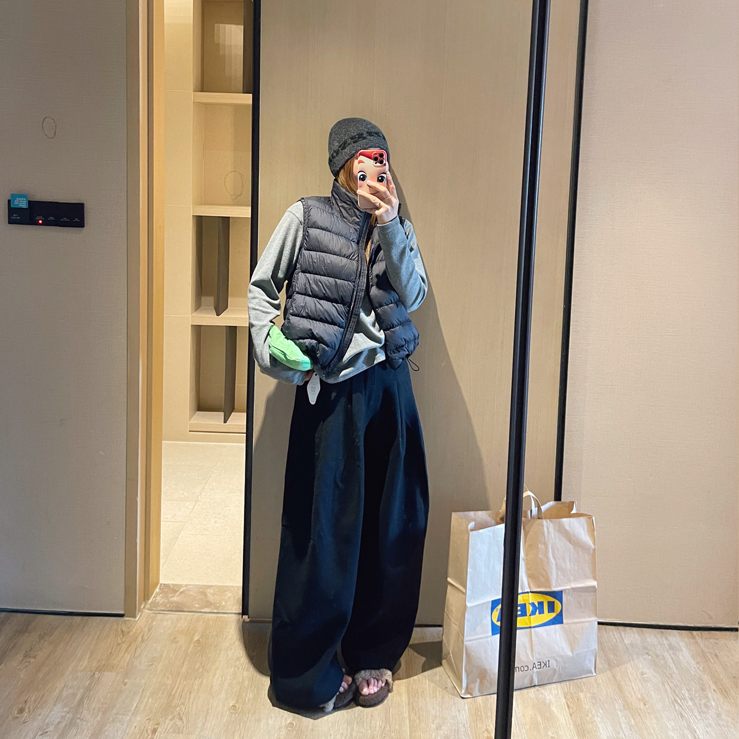 90白鸭绒轻盈回弹排骨羽绒马甲女