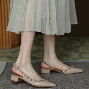女 韩式 铆钉粗跟鞋 2024春夏网红尖头漆皮裸色凉鞋 气质后空方跟单鞋