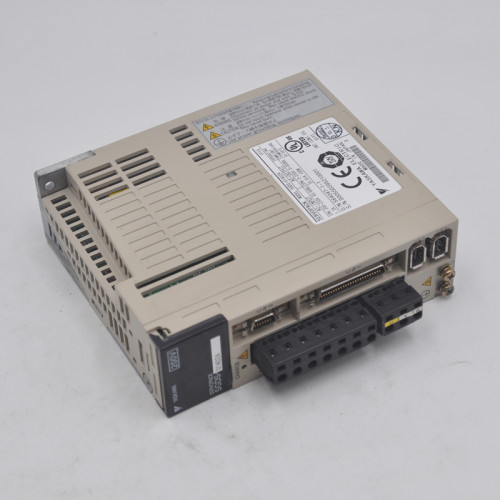 YASKAWA安川SGDS01A02A驱动器