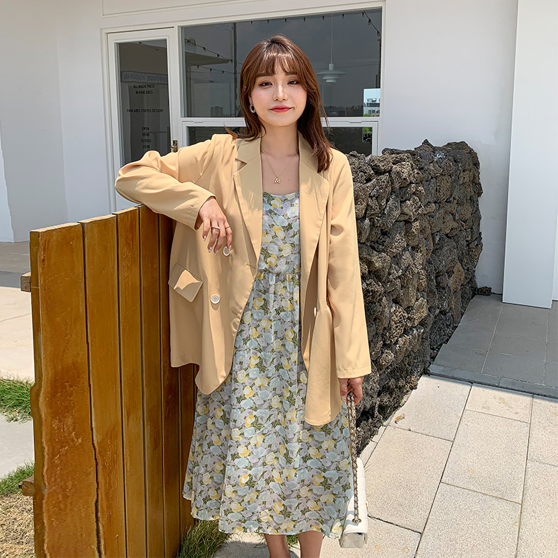 早秋大码西装外套女2025新款显瘦遮肉套装胖mm吊带内搭碎花连衣裙