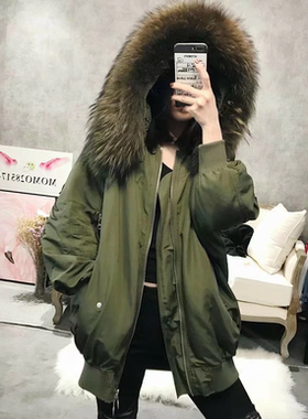 专柜直发2017女冬装天使贴布绣花连帽外套，货号674WJ1400000