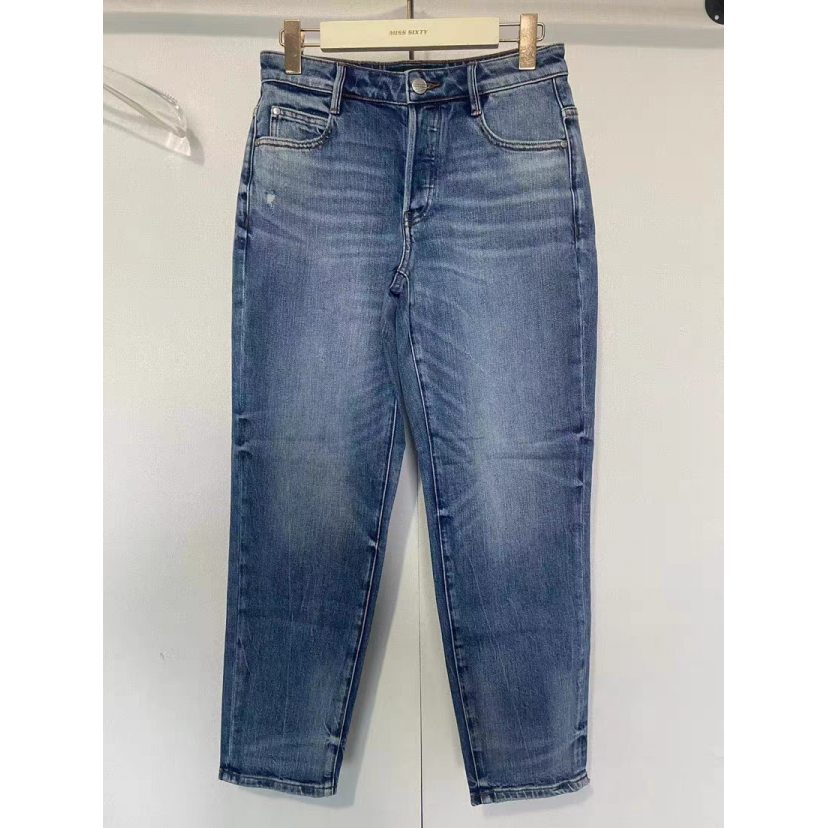 春秋直筒休闲显瘦牛仔裤磨破水洗