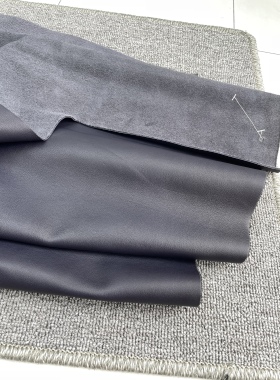 H902厚度1.6mm进口头层深蓝色自然纹软牛皮 手感微软 12平方英尺