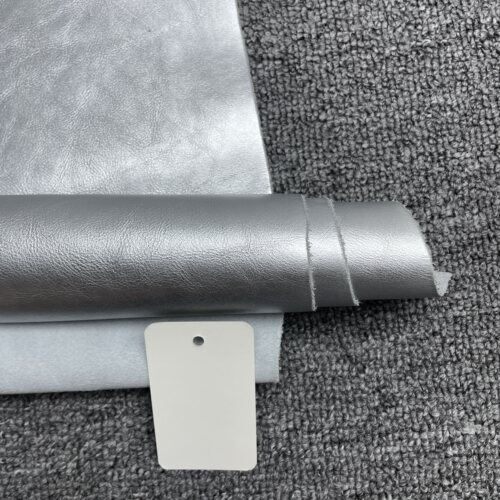 K1387进口头层银色平纹牛皮手感微挺厚度1.6mm