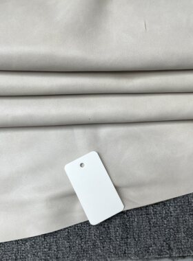 K724进口头层脏白色油腊牛皮手感中挺厚度1.3mm12平方英尺*6
