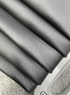 H604厚度1.3mm进口牛皮黑色全粒面小荔枝纹手感微软