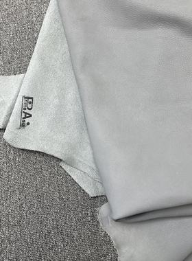 H615厚度1.5mm进口头层 浅灰色牛巴戈磨砂自然摔纹牛皮 手感微软