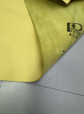 E004 厚度1.4mm 进口头层鸡蛋黄色平纹牛皮 手感微软 15平方英尺