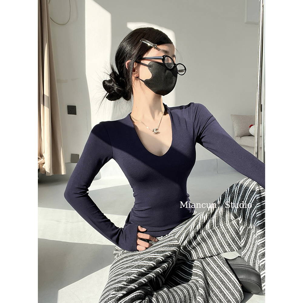 纯色V领磨毛带胸垫长袖T恤女春季新款性感气质修身显瘦简约打底衫