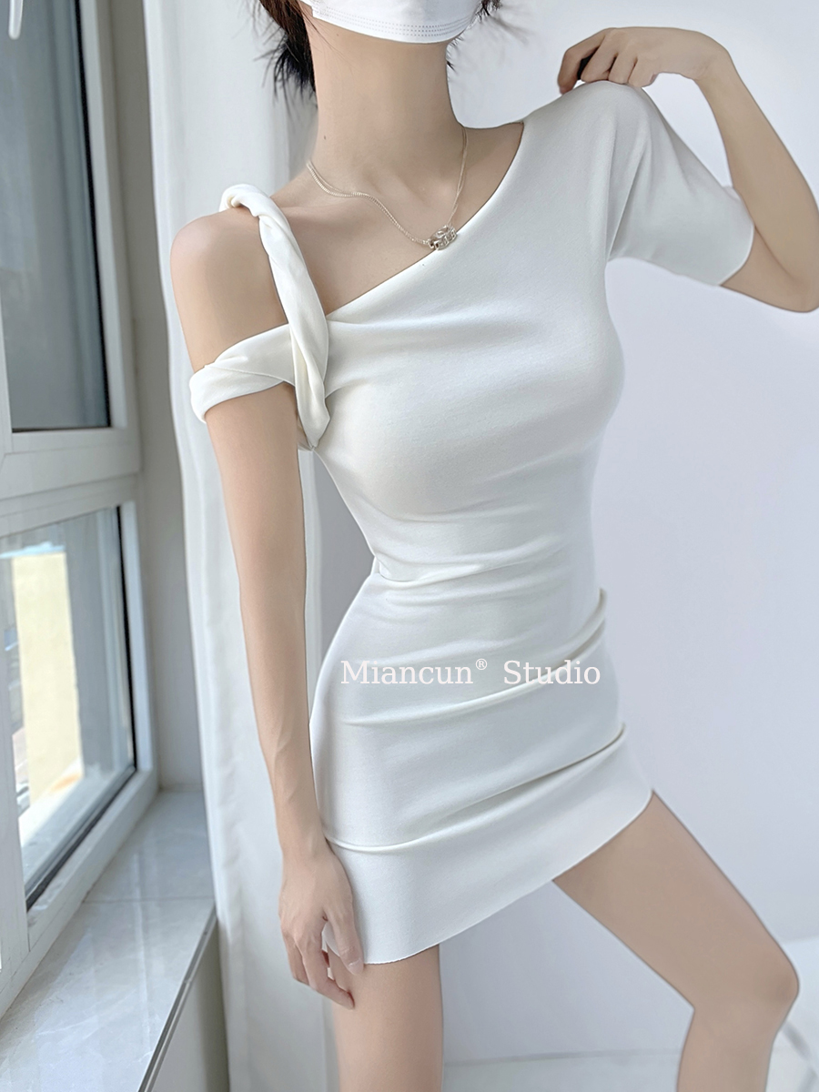 MianCun一字肩紧身性感包臀裙骨白色连衣裙女夏修身显瘦短裙子