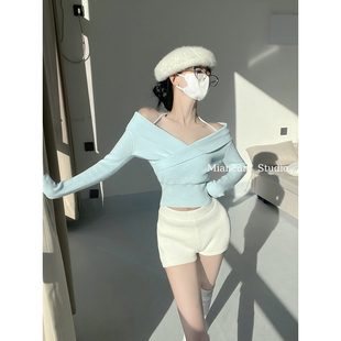 纯欲风设计感毛衣打底衫 棉村 修身 女春季 上衣 蓝色露肩挂脖针织衫