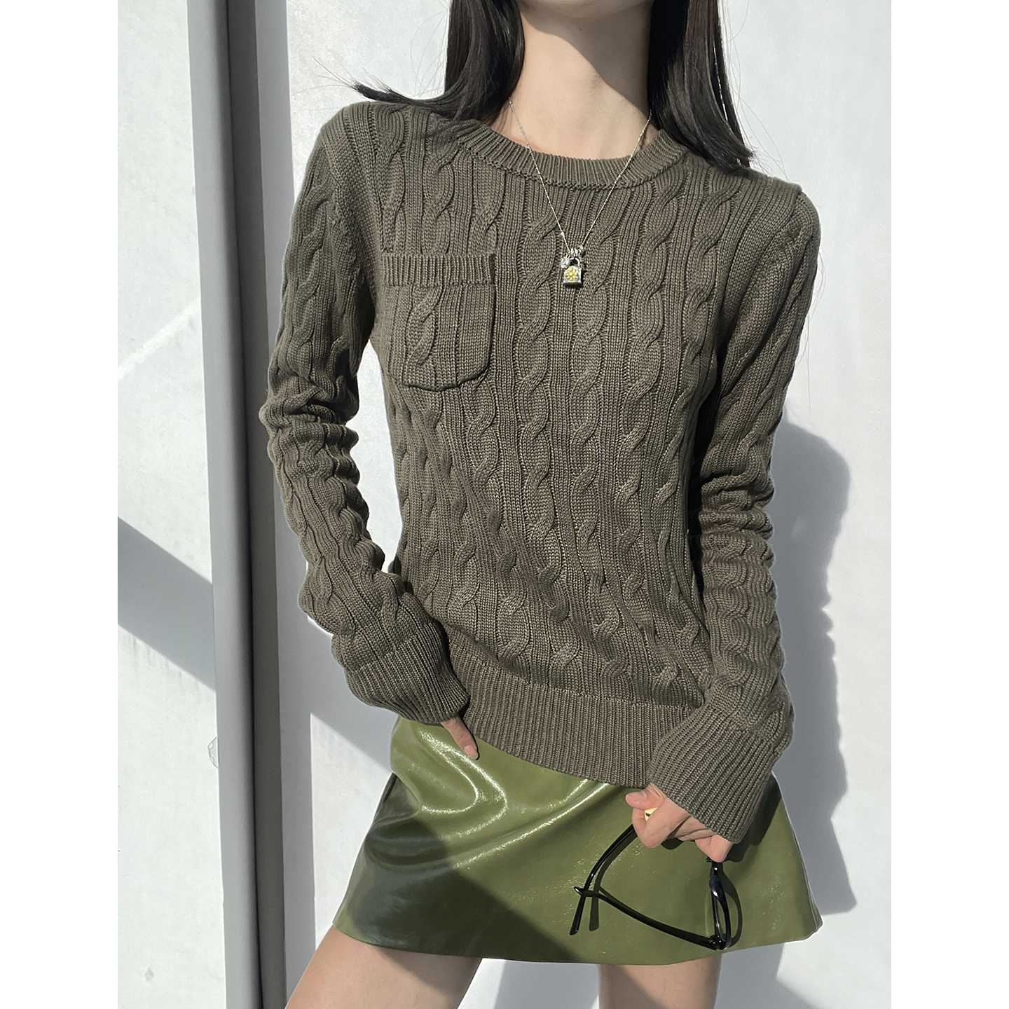 圆领麻花毛衣修身针织衫女