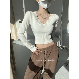 针织衫 打底内搭长袖 显瘦短款 绝绝腰臀比大V领收腰针织毛衣女修身
