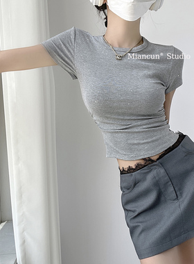 棉村 设计感灰色烫钻露脐短款打底上衣女夏季辣妹修身正肩短袖t恤