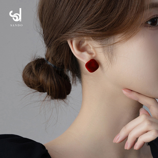 高级感酒红色丝绒耳钉女士轻奢小众设计方形耳环2025新款爆款耳饰
