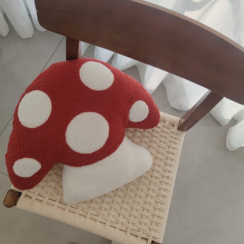 幻彩蘑菇抱枕簇绒异型卡通可爱波点客厅沙发卧室办公护腰含芯靠垫