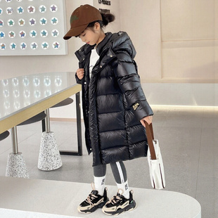 日本优款儿童黑色中长款羽绒服男女童加厚保暖过膝连帽拉链外套冬