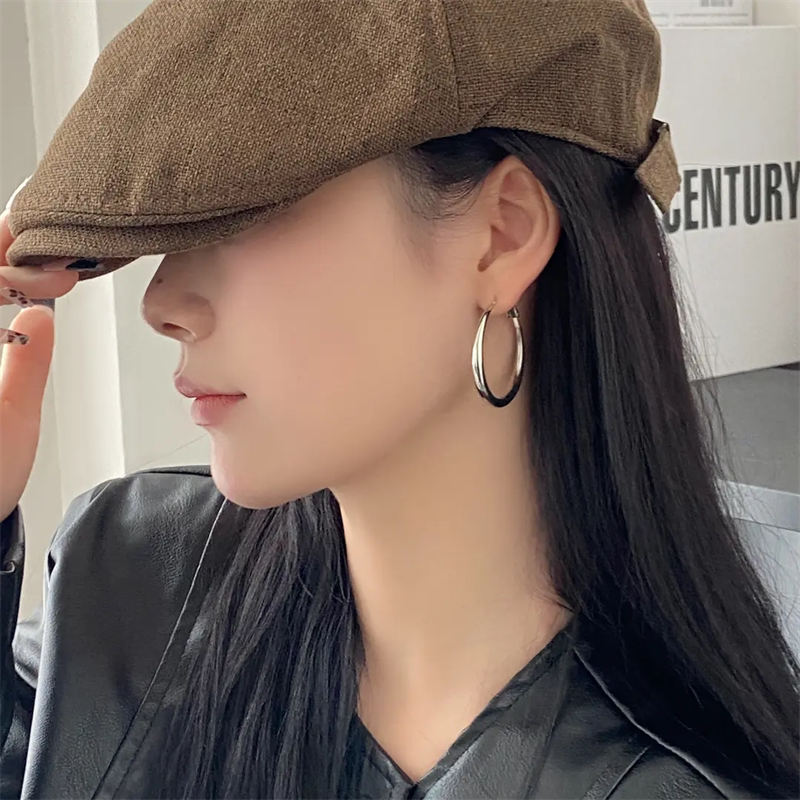 设计感银色百搭光面素圈耳环女