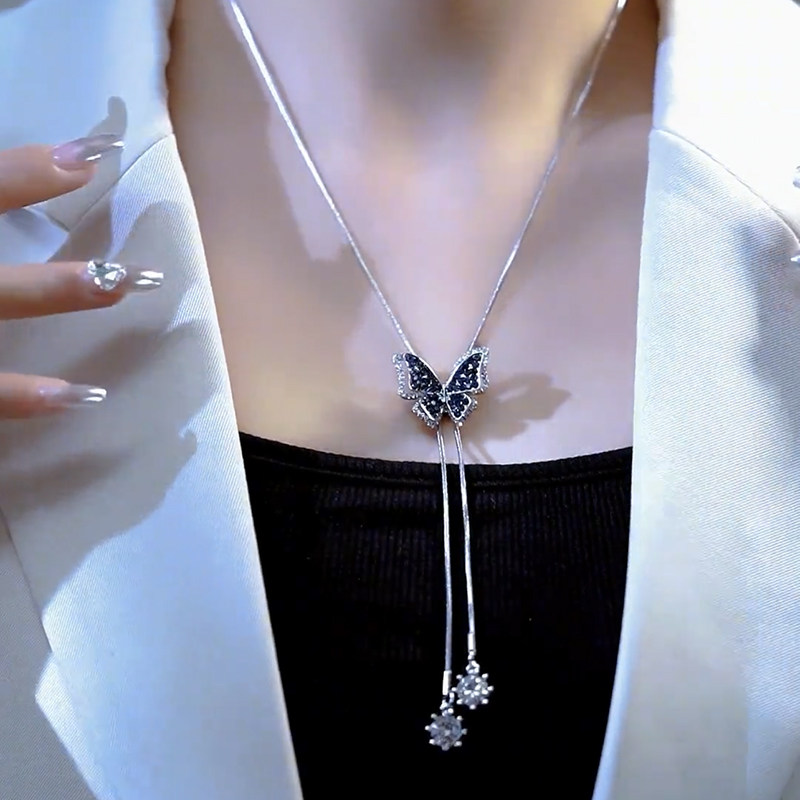 蓝色蝴蝶可调节长款毛衣链女小众设计感百搭项链装饰挂件秋冬配饰