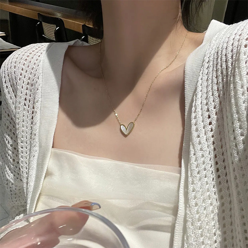 网红白贝母爱心吊坠项链女锁骨链