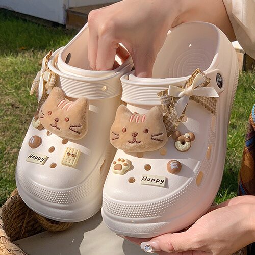 夏季女款防滑厚底包头洞洞鞋