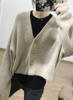 新款 春秋新韩版v领单排扣粗棒针短款针织毛衣开衫女外套上衣
