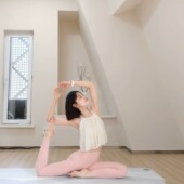 云感网纱挂脖瑜伽背心女一体胸垫健身上衣防震吊带露背运动美背女