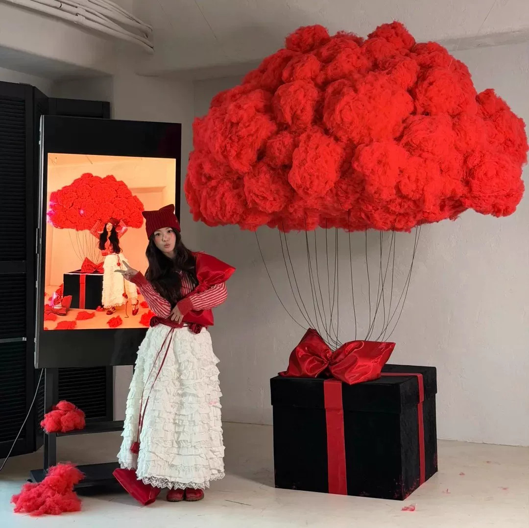 巨型仿真云朵礼物盒飘空吊饰婚庆商场花艺红色棉花求婚惊喜浪漫