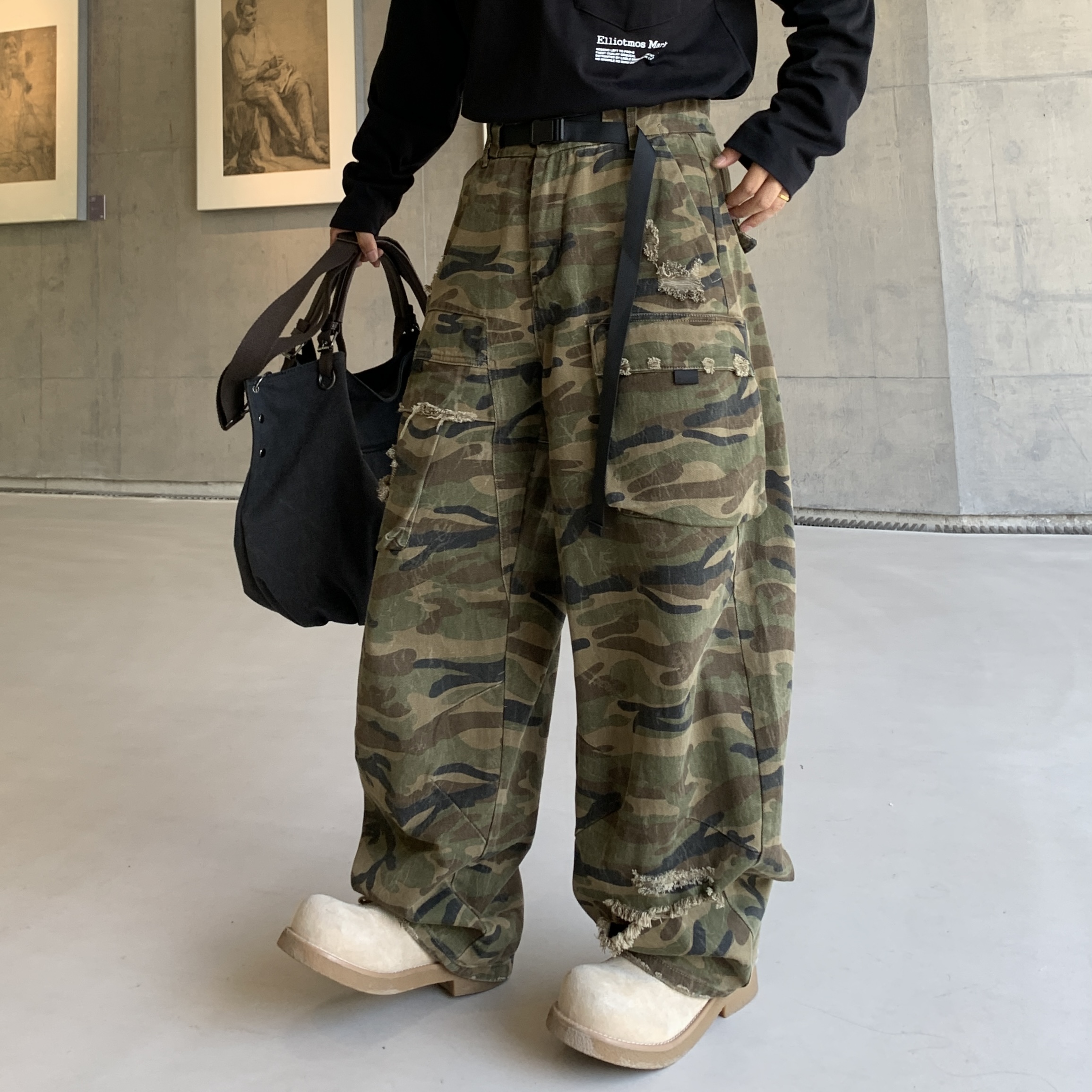 新款潮牌宽松直筒迷彩水洗涂鸦牛仔裤弯刀裤