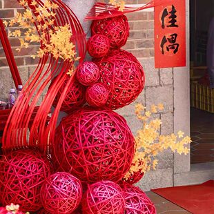 2026新年红色藤编球竹排环创橱窗装饰春节酒店售楼部场景布置道具