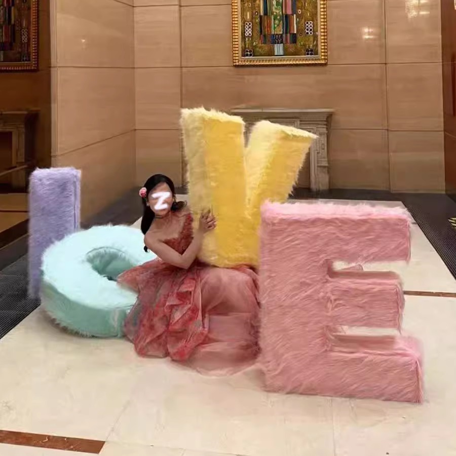 红色立体毛绒立体数字打卡拍照新年元旦商场橱窗美陈道具摄影道具