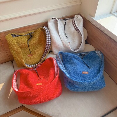 秋冬复古毛毛斜挎包百搭大容量女