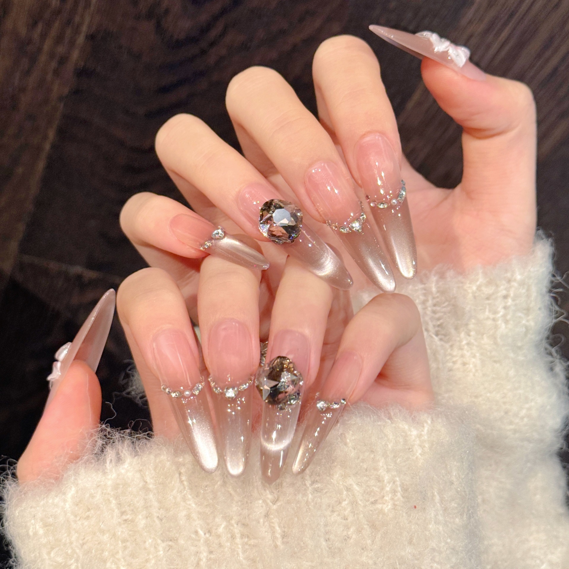 纯手工冰透蜜桃高级感手工光疗穿戴甲2025新款显白法式中长款美甲