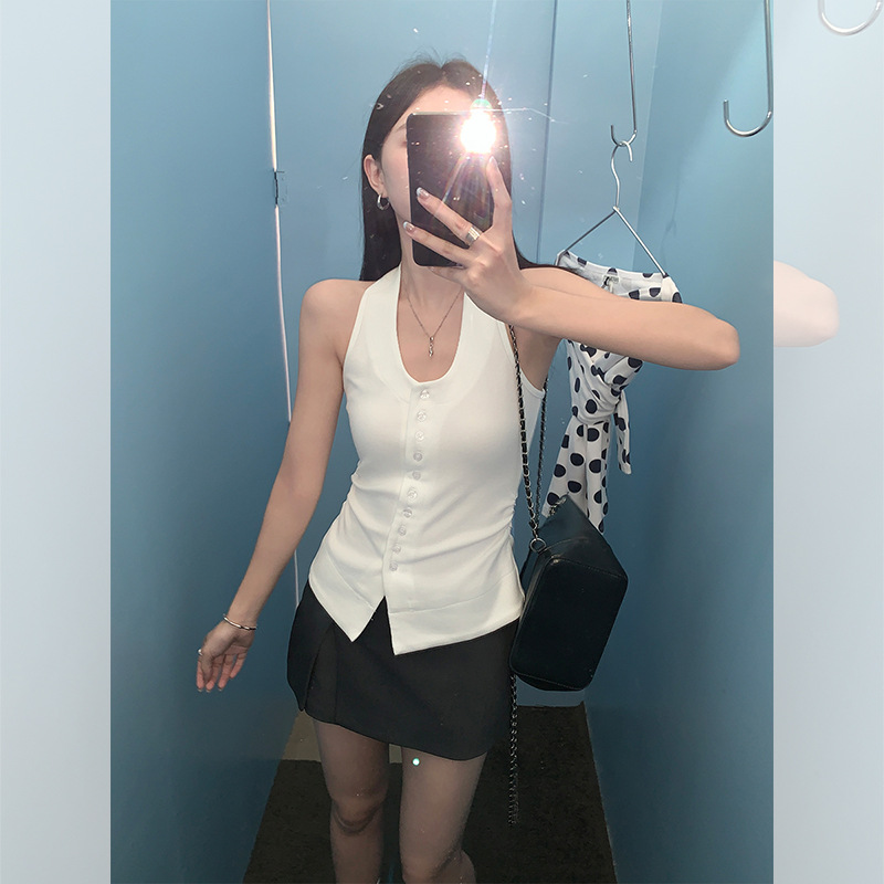 韩系甜妹白色无袖上衣女2025夏绝美穿搭纽扣挂脖显瘦工字吊带背心