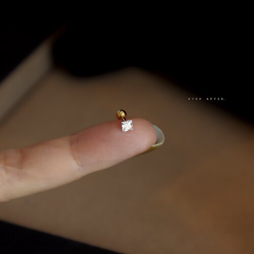 自制！4mm贴耳超短杆耳骨钉拧螺丝 s925纯银方形锆石螺纹耳钉边缘