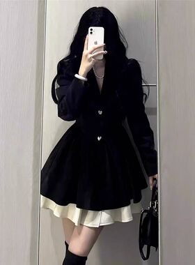 黑色法式赫本风西装连衣裙春秋2024新款高级感蓬蓬纯欲短裙套装女