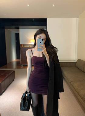夏季2024新款纯欲风紫色吊带连衣裙甜辣紧身收腰内搭打底包臀短裙