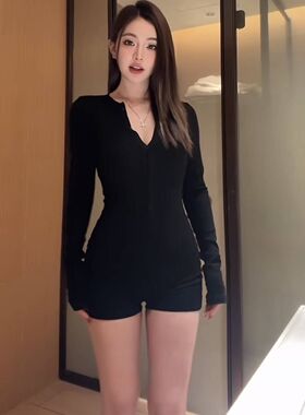 辣妹黑色连体短裤女秋冬新款直简性感气质紧身内搭打底运动连衣裤