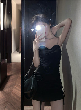 小心机褶皱黑色包臂裙夏季性感修身暗黑系气质赫本风连衣裙辣妹裙