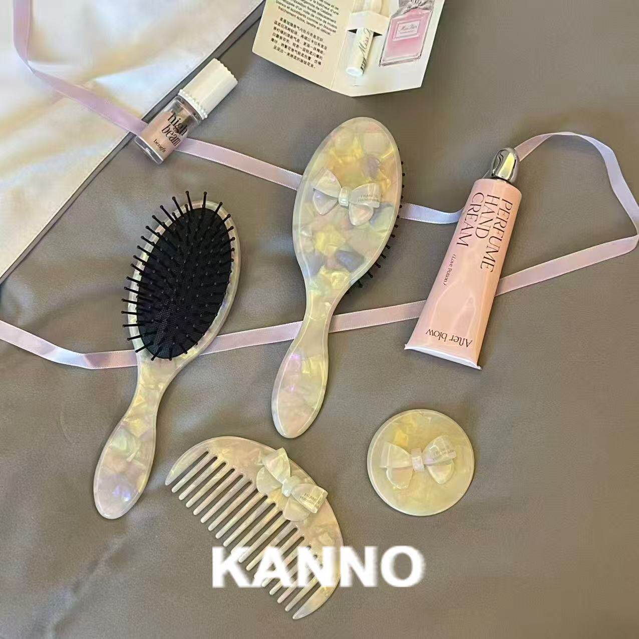 Kanno 新款幻彩白立体蝴蝶结系列按摩头皮丰盈蓬松养发顺发气垫梳