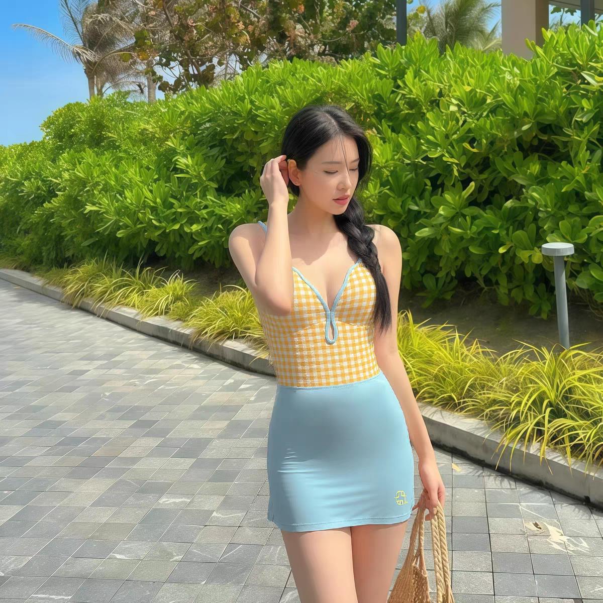 泳衣女款古力娜扎明星同款比基尼2025年连体粉色格子海边度假泳装