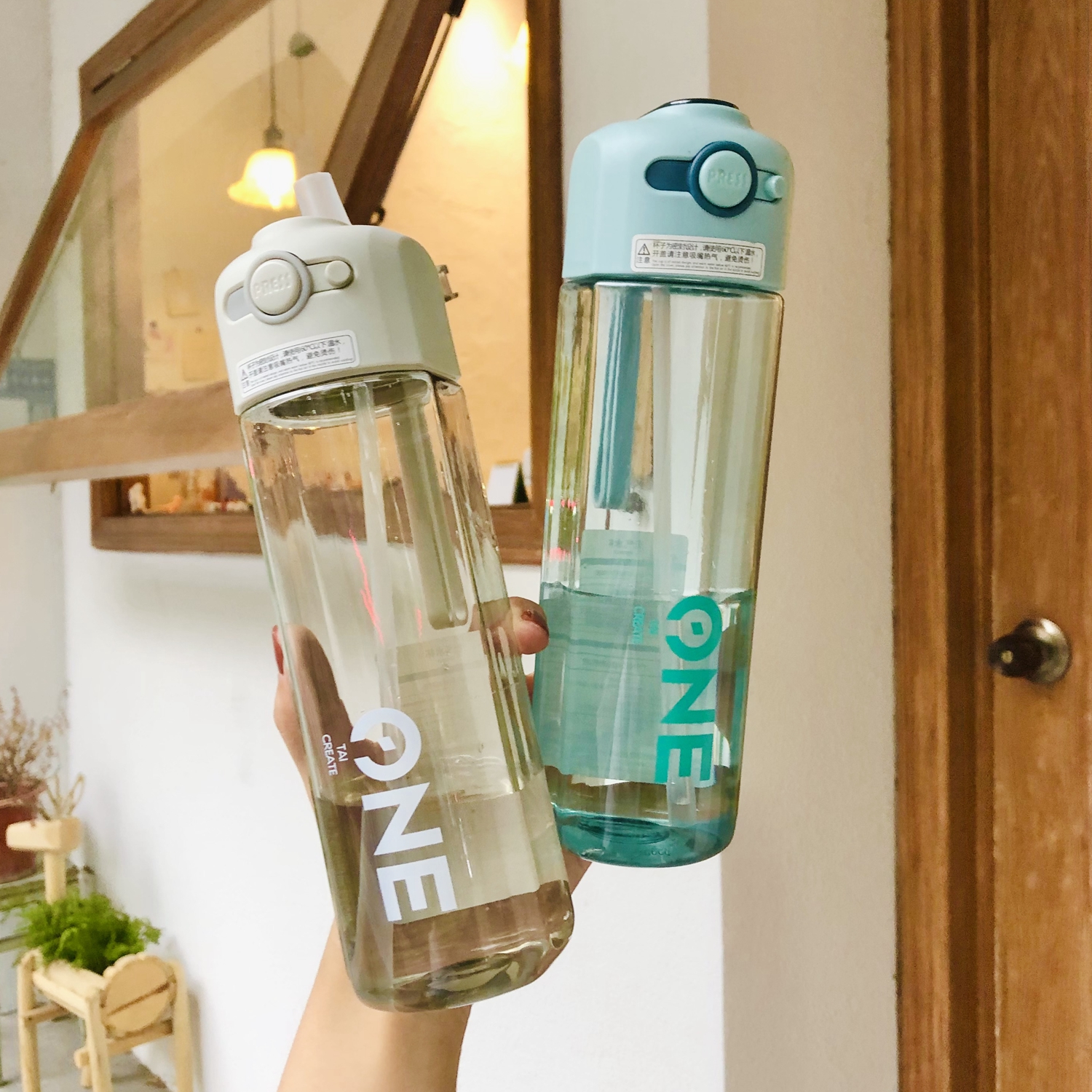 台创学生塑料防摔吸管杯