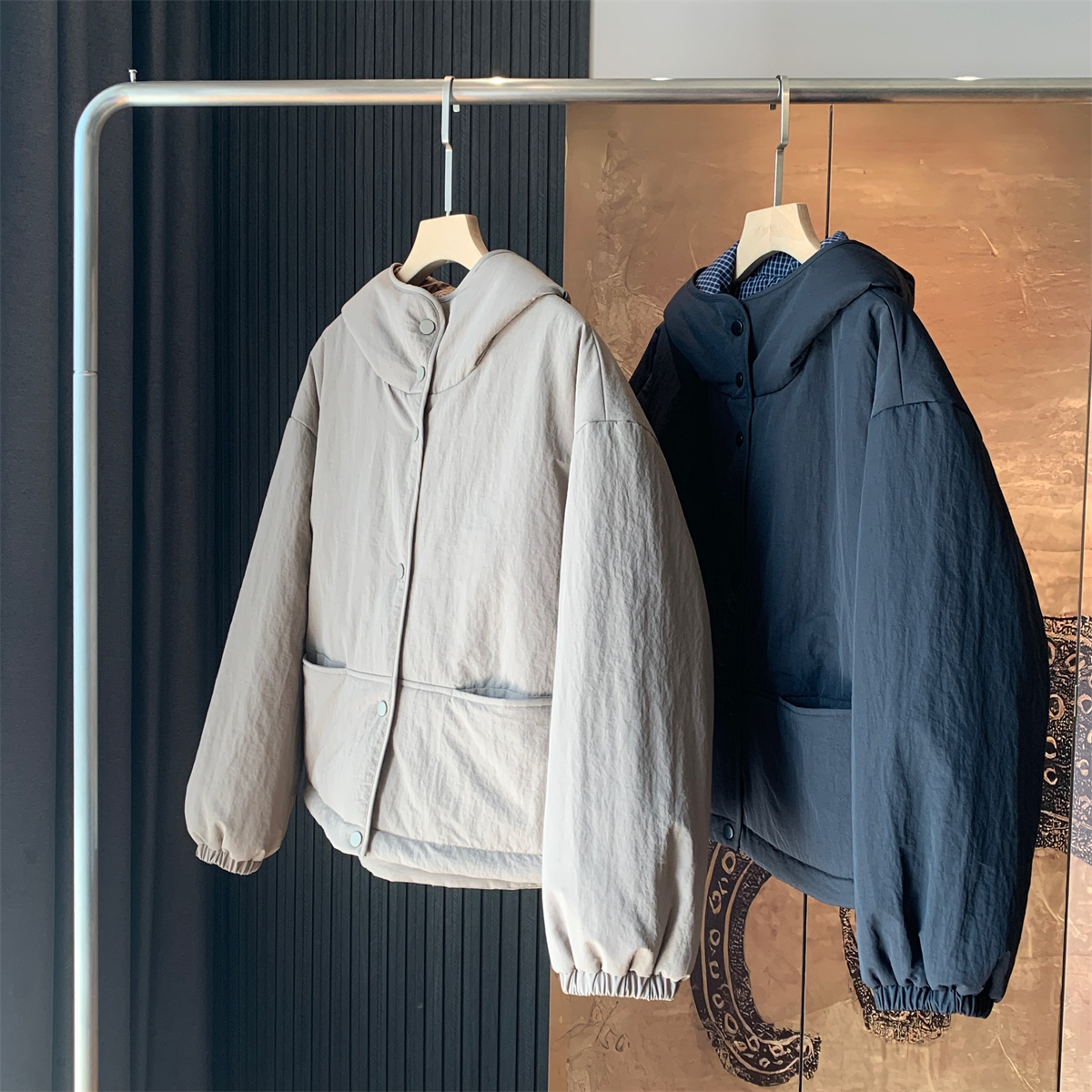 保暖棉加厚蓄热连帽棉服外套女