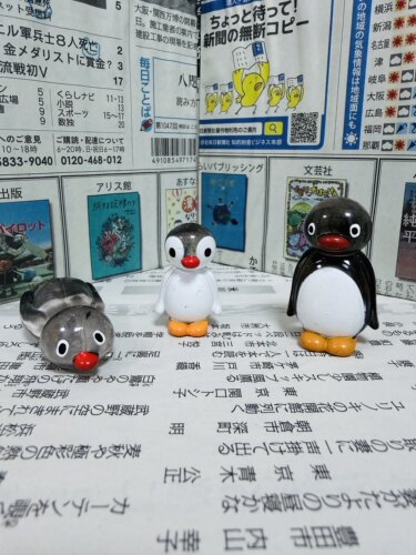 正版散货水晶亚克力材质企鹅Pingu和妹妹桌面摆件