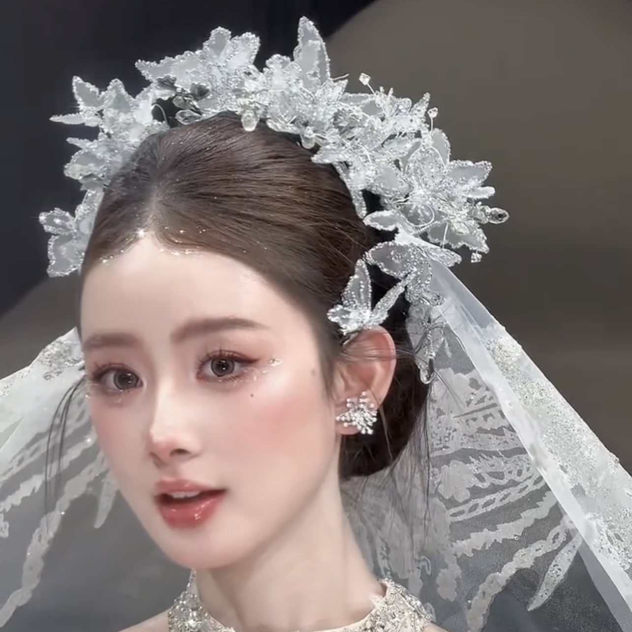 金钻新娘超仙美水晶蝴蝶皇冠头饰