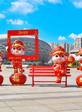 户外新年蛇玻璃钢雕塑售楼部美陈