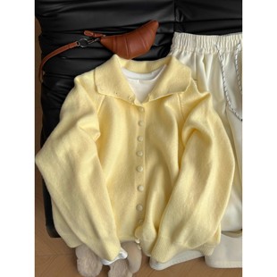 嫩黄色纽扣高领加厚针织毛衣女秋冬季 软糯休闲慵懒风纽扣外套上衣